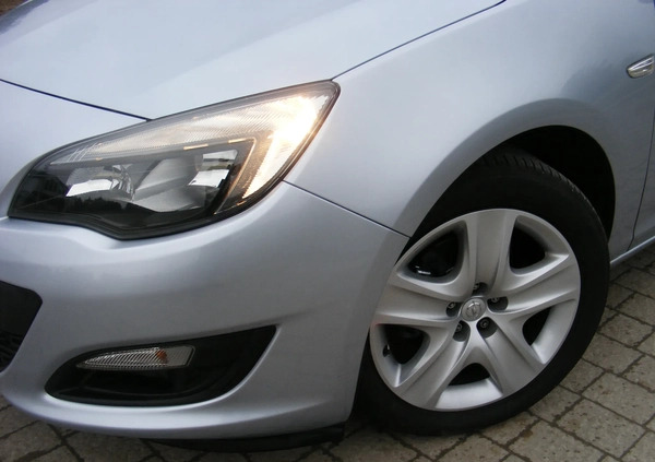 Opel Astra cena 34500 przebieg: 81000, rok produkcji 2014 z Tarnobrzeg małe 596